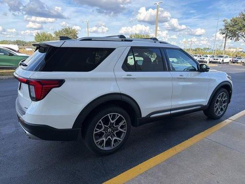 2025 Ford Explorer Platinum