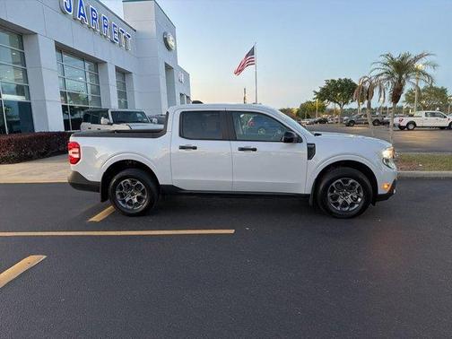 White Metallic 2025 Ford Maverick XLT