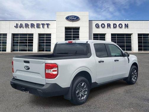 White Metallic 2025 Ford Maverick XLT