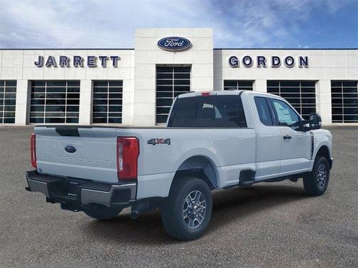 2025 Ford F-350 XLT