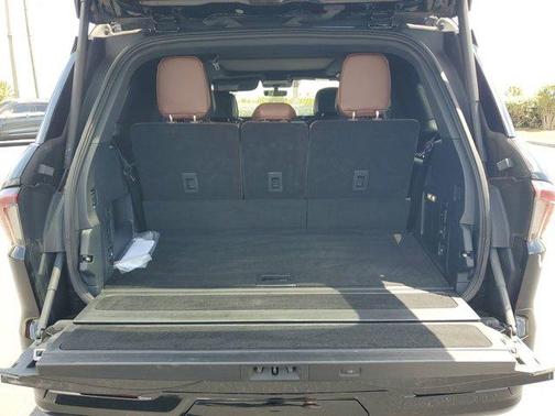 Black Metallic 2025 Lincoln Navigator Reserve