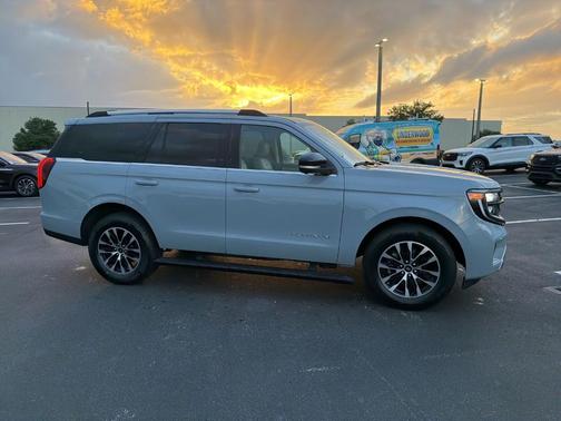 Gray Metallic 2025 Ford Expedition Platinum