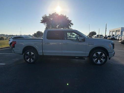 Avalanche 2023 Ford F-150 Lightning Platinum