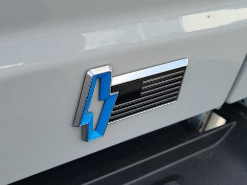 Avalanche 2023 Ford F-150 Lightning Platinum