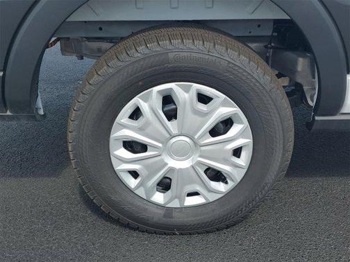 2025 Ford E-Transit Base