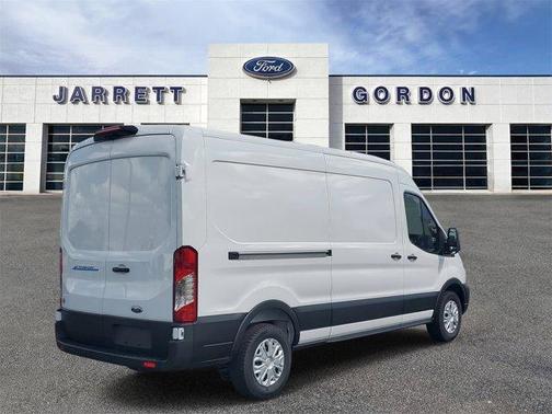 2025 Ford E-Transit Base