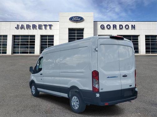 2025 Ford E-Transit Base