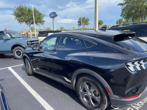 2022 Ford Mustang Mach-E Select