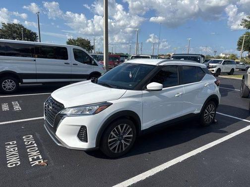 2023 Nissan Kicks SV