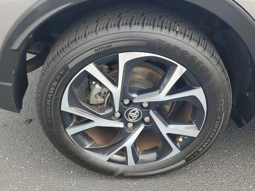 Silver 2019 Toyota C-HR XLE