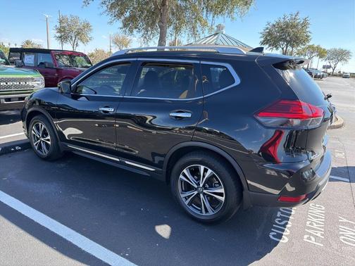 2017 Nissan Rogue SL