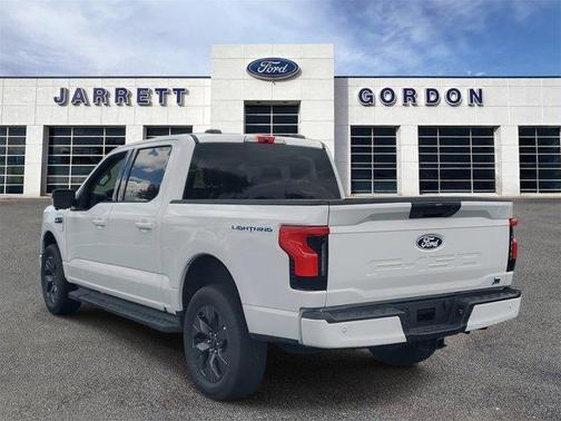 2025 Ford F-150 Lightning Flash