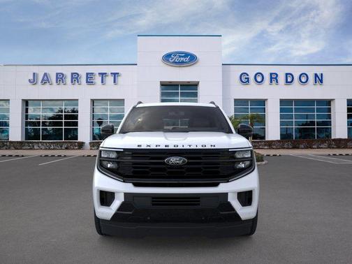 Star White 2026 Ford Expedition Platinum