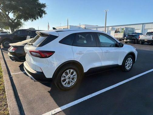 Oxford White 2025 Ford Escape Active