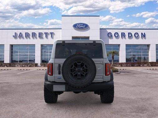Avalanche Gray 2026 Ford Bronco Badlands