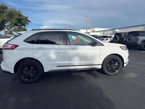 2024 Ford Edge SE