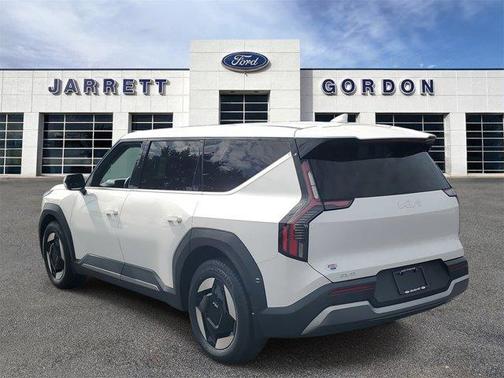 2024 Kia EV9 Light Long Range