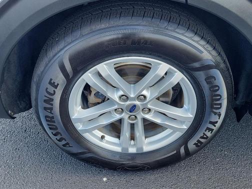 Oxford White 2021 Ford Explorer XLT