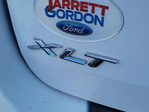 Oxford White 2021 Ford Explorer XLT