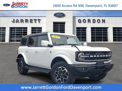 Oxford White 2025 Ford Bronco Outer Banks