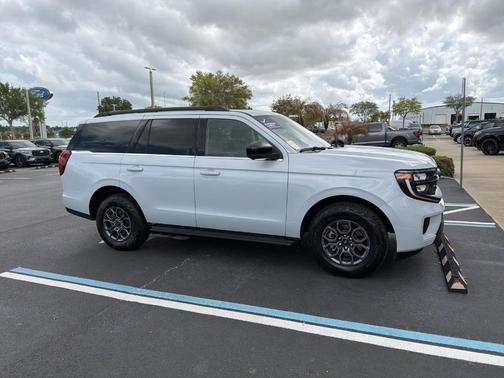 Silver Metallic 2025 Ford Expedition Active