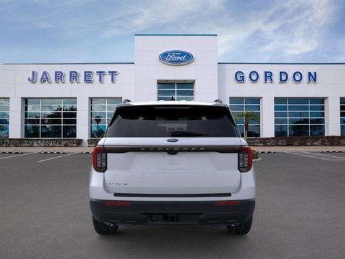 Space White Metallic 2026 Ford Explorer Active