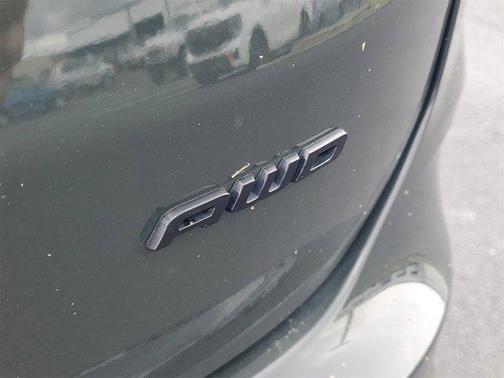 2023 Ford Edge SE