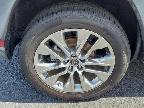 Pearl 2019 Toyota RAV4 XLE Premium