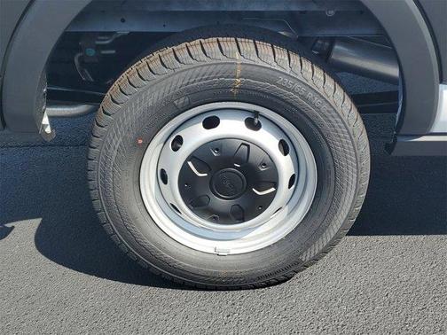 2025 Ford Transit-250 148 WB Medium Roof Cargo