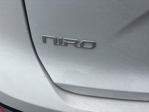 2024 Kia Niro LX