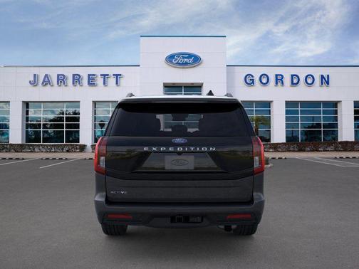 Dark Matter Gray Metallic 2026 Ford Expedition Active