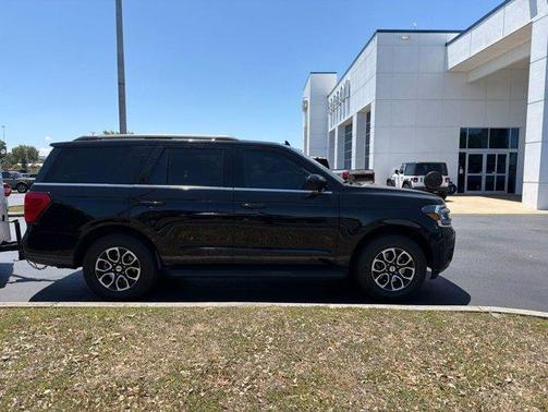 Black Metallic 2023 Ford Expedition XLT