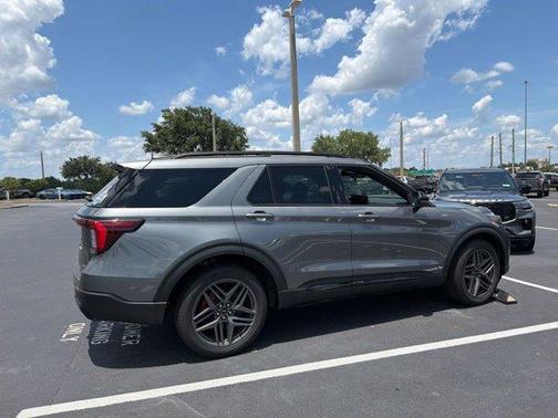 Gray Metallic 2025 Ford Explorer ST-Line