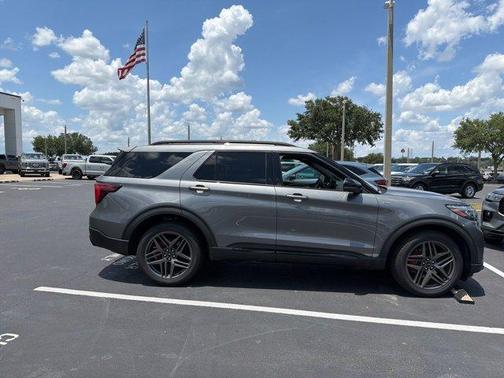 Gray Metallic 2025 Ford Explorer ST-Line