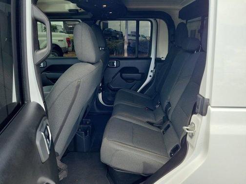 Bright White Clearcoat 2025 Jeep Gladiator Sport