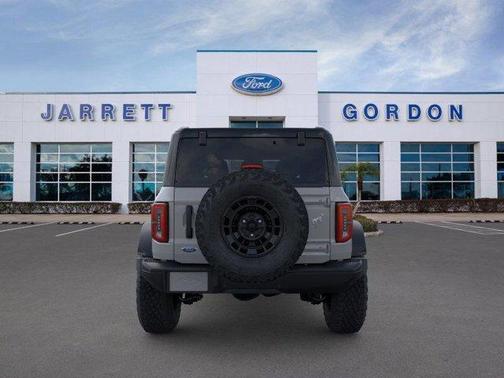 Avalanche Gray 2026 Ford Bronco Badlands
