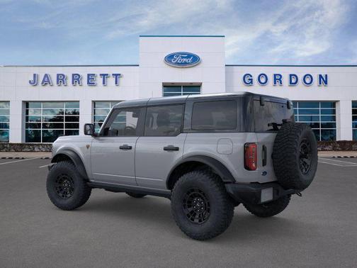 Avalanche Gray 2026 Ford Bronco Badlands