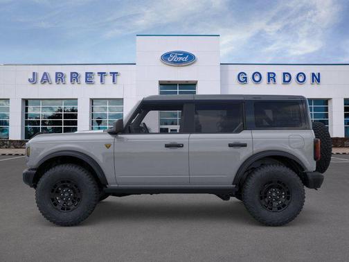 Avalanche Gray 2026 Ford Bronco Badlands