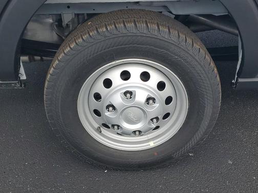 2026 Ford Transit-250 148 WB Medium Roof Cargo