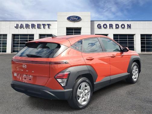2025 Hyundai KONA SE