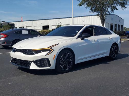Snow White Pearl 2025 Kia K5 GT-Line