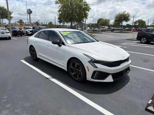 Snow White Pearl 2025 Kia K5 GT-Line