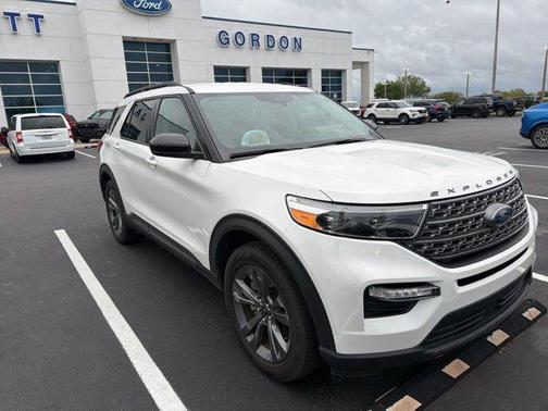 Star White 2023 Ford Explorer XLT