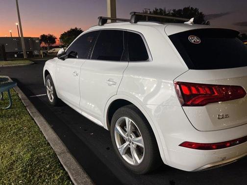 2020 Audi Q5 40 Premium Plus