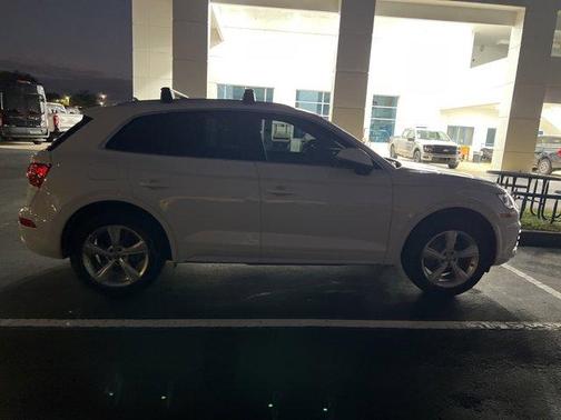 2020 Audi Q5 40 Premium Plus