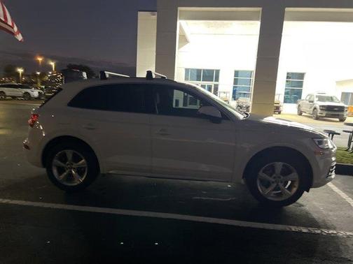 2020 Audi Q5 40 Premium Plus