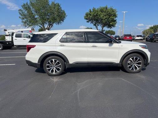 2022 Ford Explorer ST-Line