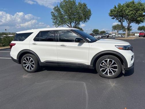 2022 Ford Explorer ST-Line