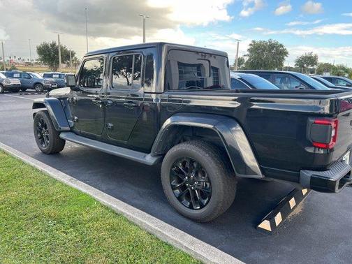 2022 Jeep Gladiator Overland