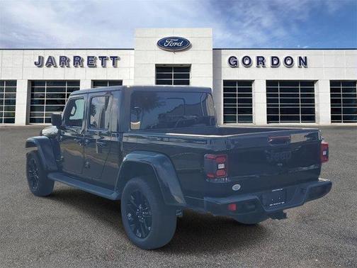 2022 Jeep Gladiator Overland